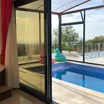 İslamlar 1 Bedroom Secluded With Private Pool Hot Tub * קלקן