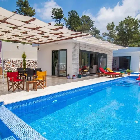 וילה İslamlar 1 Bedroom Secluded With Private Pool Hot Tub