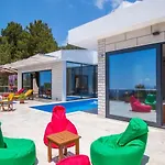 İslamlar 1 Bedroom Secluded With Private Pool Hot Tub * Kalkan